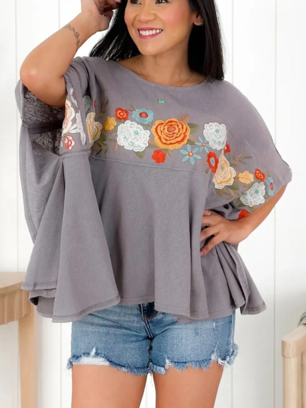 Savanna Jane gray oversized embroidered poncho style top Size S/M